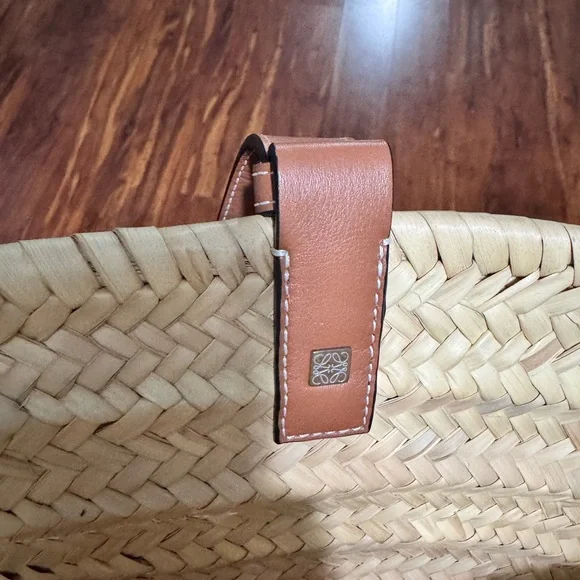 Loewe Ibiza Basket Raffia Bag. Medium. - Picture 9 of 13